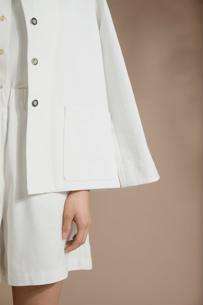 The Diplomat Jacket in White
