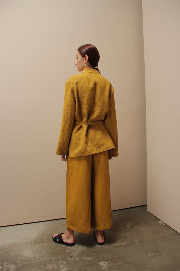 The Relaxed Jacket in Mustard